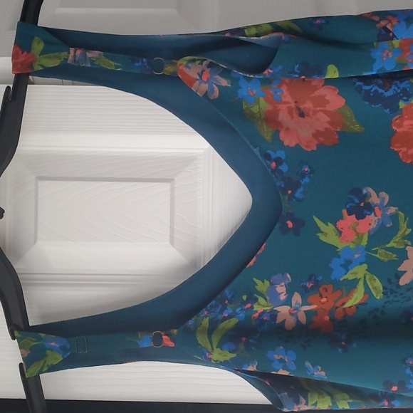 cabi #3449--still life cami - Picture 2 of 4